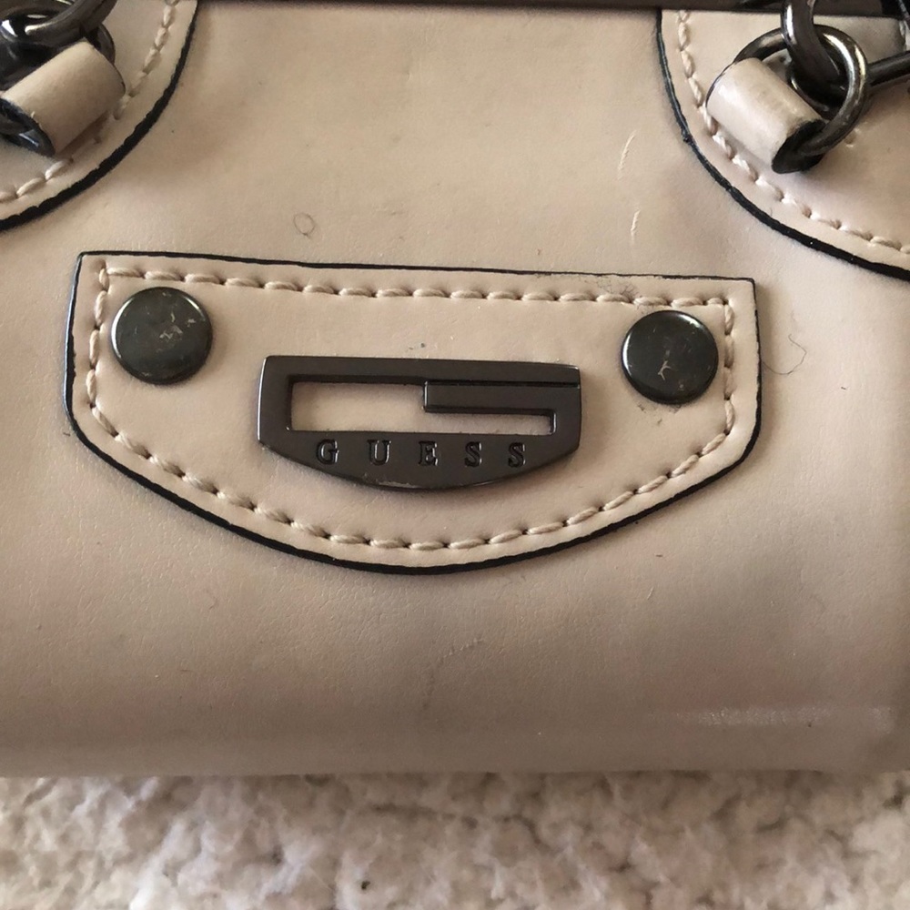 🌟GUESS Mini purse 👜 - Picture 2 of 3